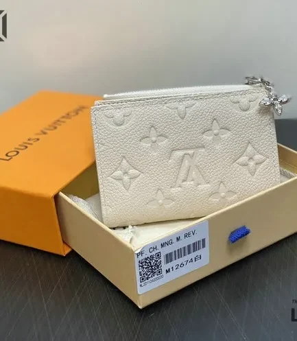 Louis Vuitton 1:1 Mirror Replica Lisa Wallet Monogram Empreinte 11.5CM/4.5IN Louis Vuitton Replica Wallets Louis Vuitton 1:1 Mirror Replica Lisa Wallet Monogram Empreinte 11.5CM/4.5IN Louis Vuitton Replica Wallets