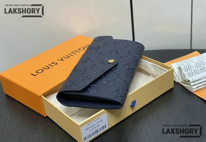 Louis Vuitton 1:1 Mirror Replica Monogram Sarah Wallet Bicolor Leather 19CM/7.5IN Louis Vuitton Replica Wallets Louis Vuitton 1:1 Mirror Replica Monogram Sarah Wallet Bicolor Leather 19CM/7.5IN Louis Vuitton Replica Wallets