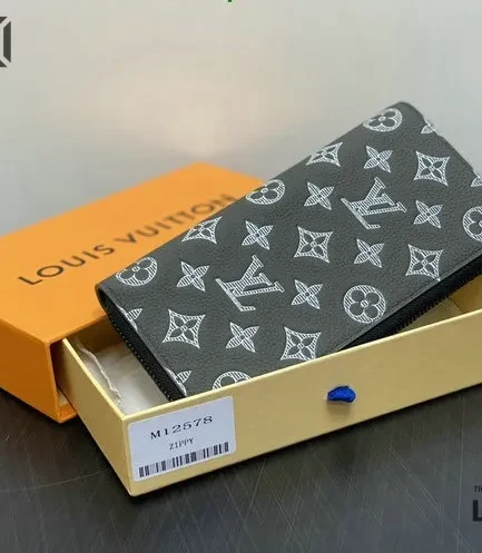 Louis Vuitton 1:1 Mirror Replica Zippy Wallet Horizontal Monogram Shadow Olive Green 20CM/7.9IN Louis Vuitton Replica Wallets