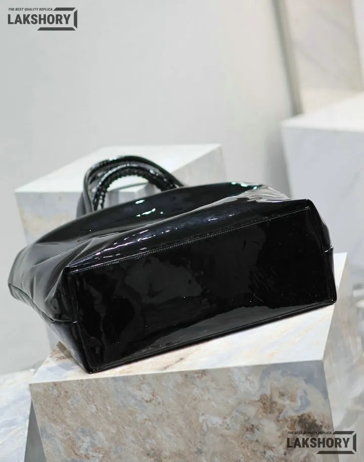 YSL 1:1 Mirror Replica Padded Cowhide Maxi Tote Bag Black 50CM/19.7IN Replica Tote Bags YSL 1:1 Mirror Replica Padded Cowhide Maxi Tote Bag Black 50CM/19.7IN Replica Tote Bags