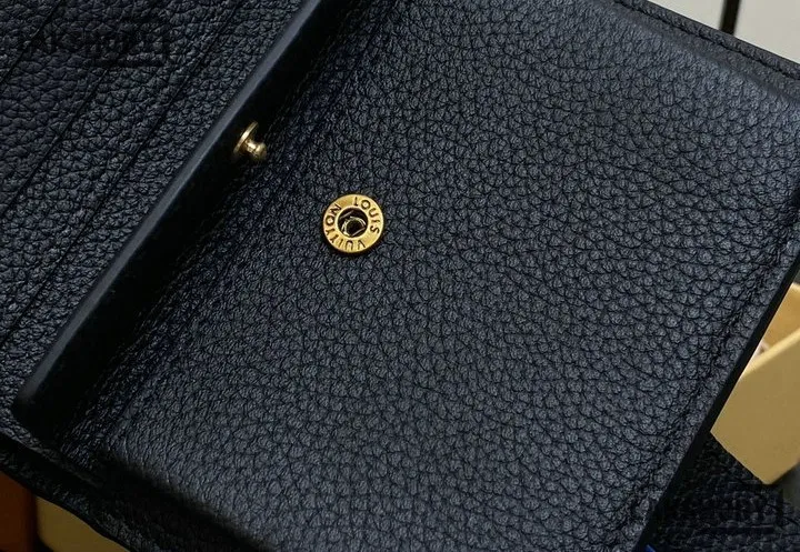 Louis Vuitton 1:1 Mirror Replica Low Key Compact Wallet Low Key 11CM/4.3IN Louis Vuitton Replica Wallets Louis Vuitton 1:1 Mirror Replica Low Key Compact Wallet Low Key 11CM/4.3IN Louis Vuitton Replica Wallets