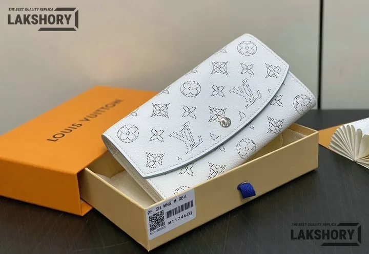Louis Vuitton 1:1 Mirror Replica Mahina Iris Wallet NM Ivory 19CM/7.5IN Louis Vuitton Replica Wallets Louis Vuitton 1:1 Mirror Replica Mahina Iris Wallet NM Ivory 19CM/7.5IN Louis Vuitton Replica Wallets