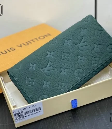 Louis Vuitton 1:1 Mirror Replica Taurillon Monogram Zippy Vertical Wallet 20CM/7.9IN Louis Vuitton Replica Wallets