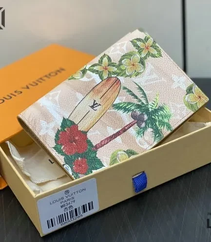 Louis Vuitton 1:1 Mirror Replica Monogram Surfin’ Passport Cover Sand 14CM/5.5IN Louis Vuitton Replica Wallets Louis Vuitton 1:1 Mirror Replica Monogram Surfin’ Passport Cover Sand 14CM/5.5IN Louis Vuitton Replica Wallets