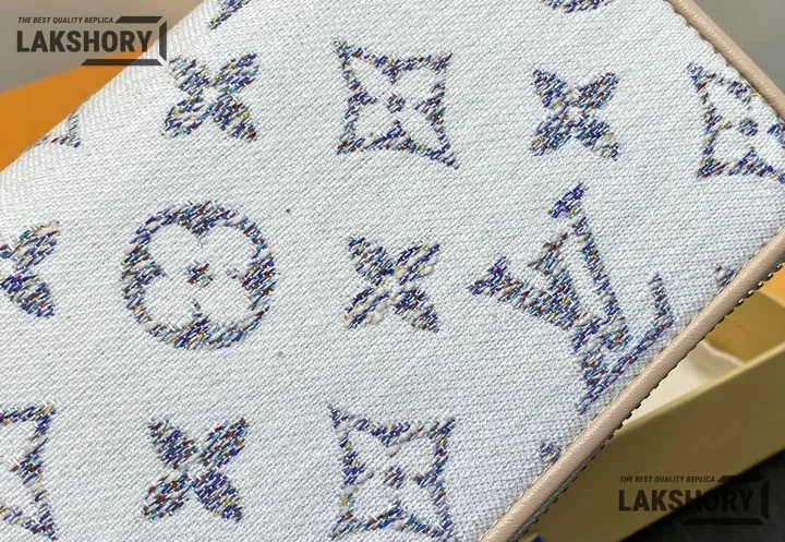 Louis Vuitton 1:1 Mirror Replica Zippy Wallet Mahina Leather White Blue 19.5CM/7.7IN Louis Vuitton Replica Wallets Louis Vuitton 1:1 Mirror Replica Zippy Wallet Mahina Leather White Blue 19.5CM/7.7IN Louis Vuitton Replica Wallets