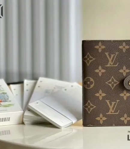 Louis Vuitton 1:1 Mirror Replica Monogram Canvas Small Ring Agenda Cover 14CM/5.5IN Louis Vuitton Replica Wallets Louis Vuitton 1:1 Mirror Replica Monogram Canvas Small Ring Agenda Cover 14CM/5.5IN Louis Vuitton Replica Wallets