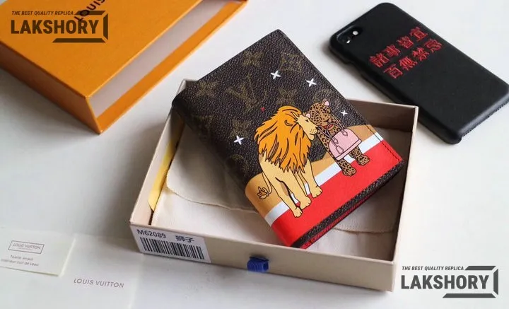Louis Vuitton 1:1 Mirror Replica Monogram Christmas Animation Passport Cover 10CM/3.9IN Louis Vuitton Replica Wallets Louis Vuitton 1:1 Mirror Replica Monogram Christmas Animation Passport Cover 10CM/3.9IN Louis Vuitton Replica Wallets