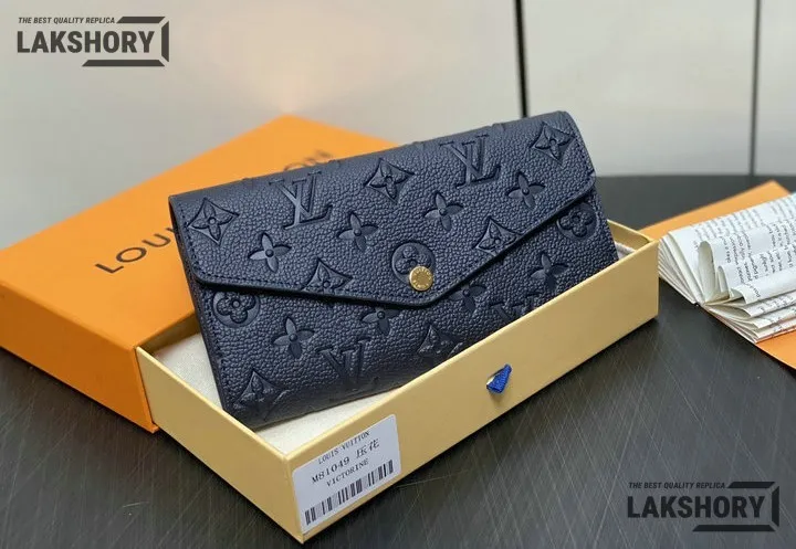 Louis Vuitton 1:1 Mirror Replica Monogram Sarah Wallet Bicolor Leather 19CM/7.5IN Louis Vuitton Replica Wallets Louis Vuitton 1:1 Mirror Replica Monogram Sarah Wallet Bicolor Leather 19CM/7.5IN Louis Vuitton Replica Wallets