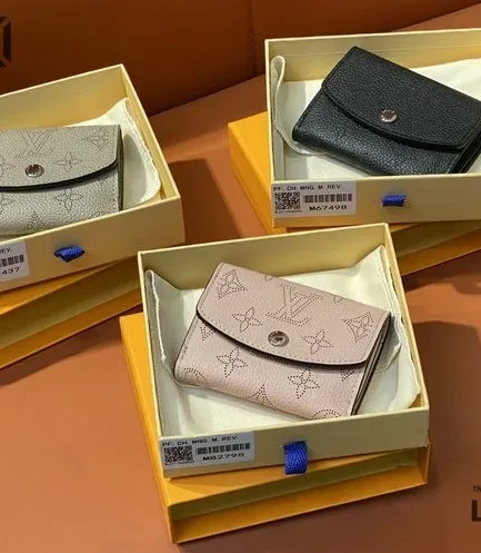Louis Vuitton 1:1 Mirror Replica Mahina Iris Compact Wallet NM 8CM/3.1IN Louis Vuitton Replica Wallets Louis Vuitton 1:1 Mirror Replica Mahina Iris Compact Wallet NM 8CM/3.1IN Louis Vuitton Replica Wallets