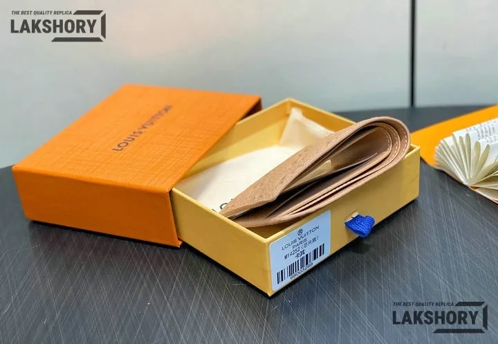 Louis Vuitton 1:1 Mirror Replica Multiple Wallet Taurillon Monogram 11CM/4.3IN Louis Vuitton Replica Wallets Louis Vuitton 1:1 Mirror Replica Multiple Wallet Taurillon Monogram 11CM/4.3IN Louis Vuitton Replica Wallets