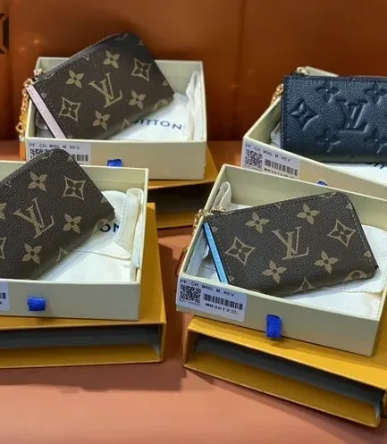 Louis Vuitton 1:1 Mirror Replica Noa Key Holder Monogram 11CM/4.3IN Louis Vuitton Replica Wallets Louis Vuitton 1:1 Mirror Replica Noa Key Holder Monogram 11CM/4.3IN Louis Vuitton Replica Wallets