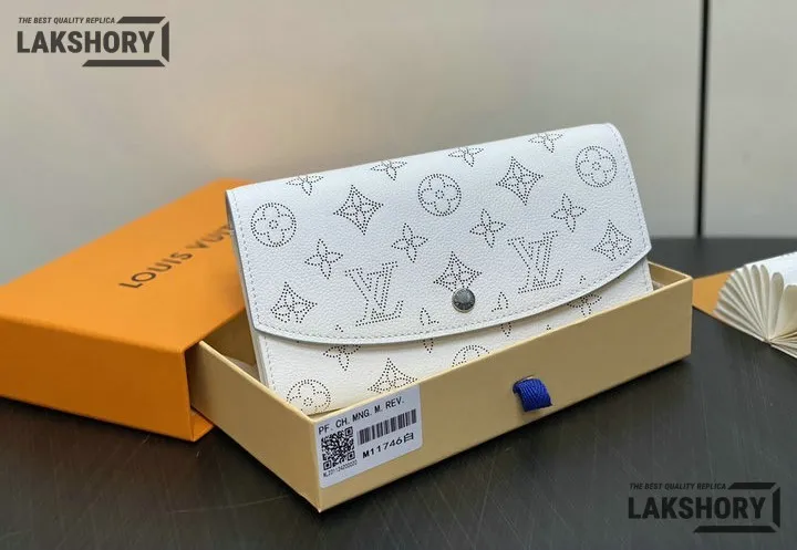 Louis Vuitton 1:1 Mirror Replica Mahina Iris Wallet NM Ivory 19CM/7.5IN Louis Vuitton Replica Wallets Louis Vuitton 1:1 Mirror Replica Mahina Iris Wallet NM Ivory 19CM/7.5IN Louis Vuitton Replica Wallets