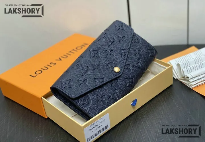 Louis Vuitton 1:1 Mirror Replica Monogram Sarah Wallet Bicolor Leather 19CM/7.5IN Louis Vuitton Replica Wallets Louis Vuitton 1:1 Mirror Replica Monogram Sarah Wallet Bicolor Leather 19CM/7.5IN Louis Vuitton Replica Wallets